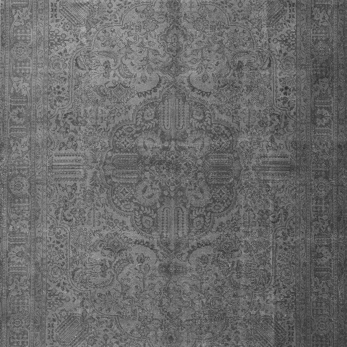 Serging Thickness of Machine Washable Persian Gray Traditional Rug, wshtr3874gry