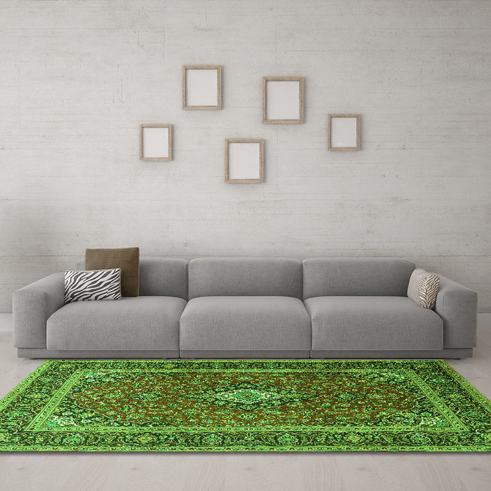 Machine Washable Medallion Green Traditional Area Rugs in a Living Room,, wshtr3876grn