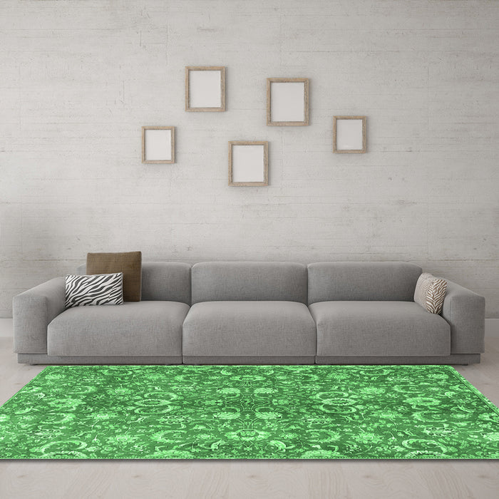 Machine Washable Persian Emerald Green Traditional Area Rugs in a Living Room,, wshtr3878emgrn