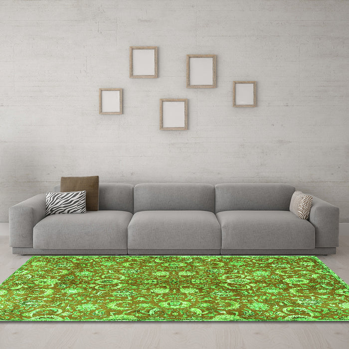 Machine Washable Persian Green Traditional Area Rugs in a Living Room,, wshtr3878grn