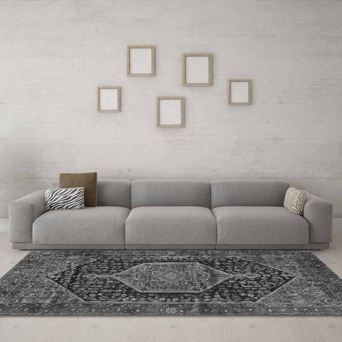 Machine Washable Persian Gray Traditional Rug in a Living Room,, wshtr3879gry