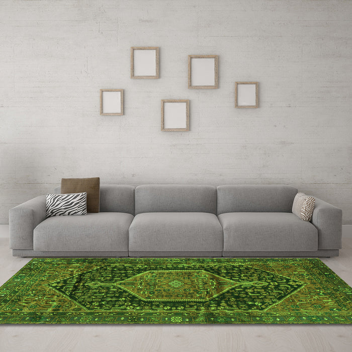 Machine Washable Persian Green Traditional Area Rugs in a Living Room,, wshtr3879grn