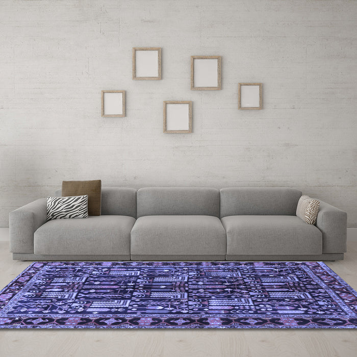 Machine Washable Persian Blue Traditional Rug in a Living Room, wshtr3880blu