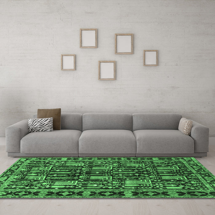 Machine Washable Persian Emerald Green Traditional Area Rugs in a Living Room,, wshtr3880emgrn