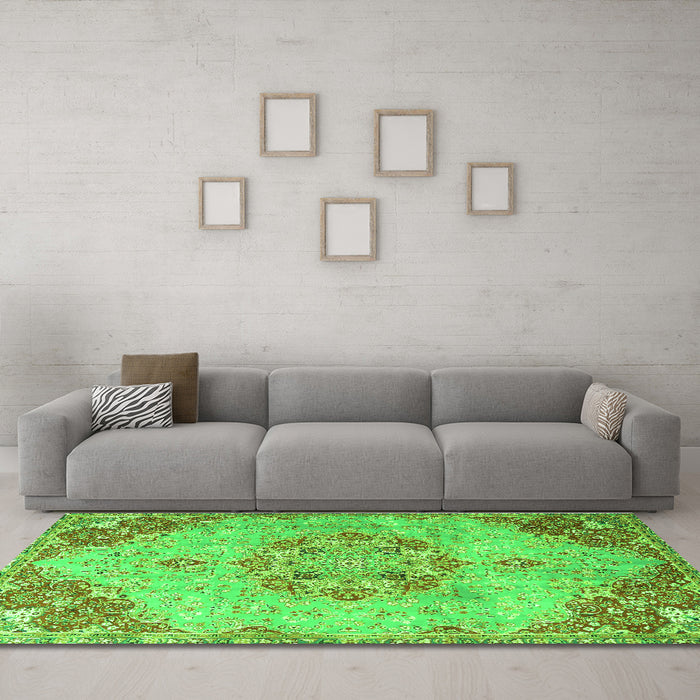 Machine Washable Persian Green Traditional Area Rugs in a Living Room,, wshtr3881grn