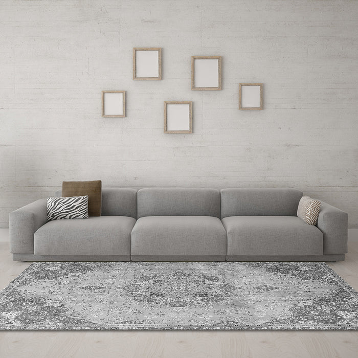 Machine Washable Persian Gray Traditional Rug in a Living Room,, wshtr3881gry