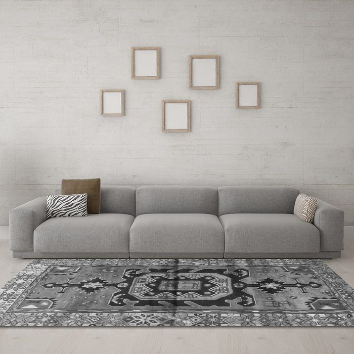 Machine Washable Persian Gray Traditional Rug in a Living Room,, wshtr3882gry