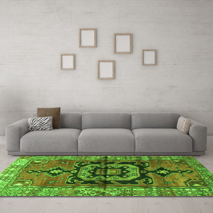 Machine Washable Persian Green Traditional Area Rugs in a Living Room,, wshtr3882grn