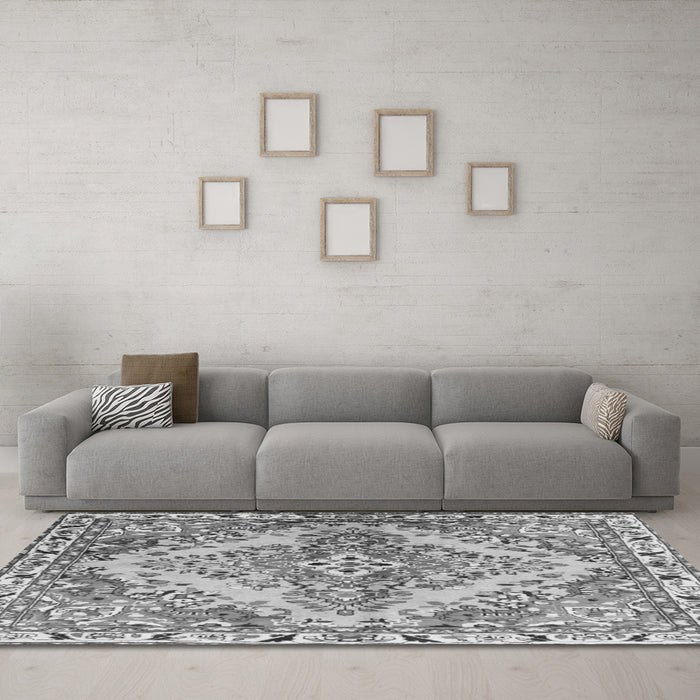 Machine Washable Persian Gray Traditional Rug in a Living Room,, wshtr3884gry