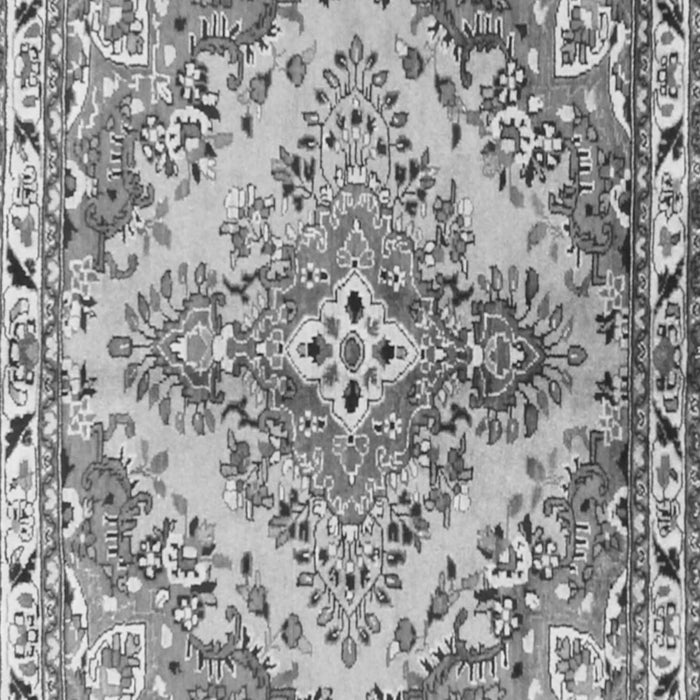 Serging Thickness of Machine Washable Persian Gray Traditional Rug, wshtr3884gry
