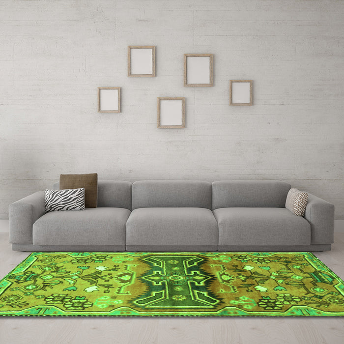 Machine Washable Animal Green Traditional Area Rugs in a Living Room,, wshtr3886grn