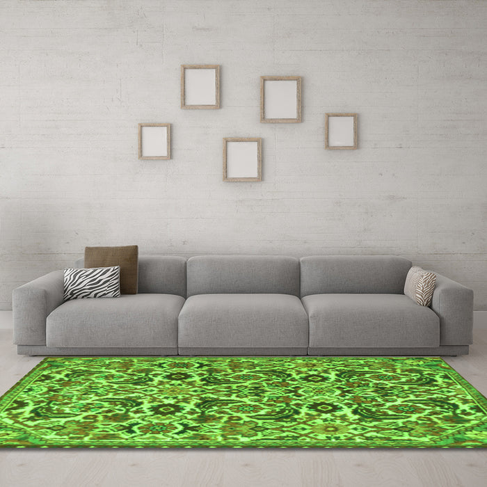 Machine Washable Persian Green Traditional Area Rugs in a Living Room,, wshtr3887grn