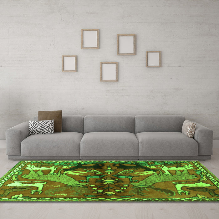 Machine Washable Animal Green Traditional Area Rugs in a Living Room,, wshtr3888grn