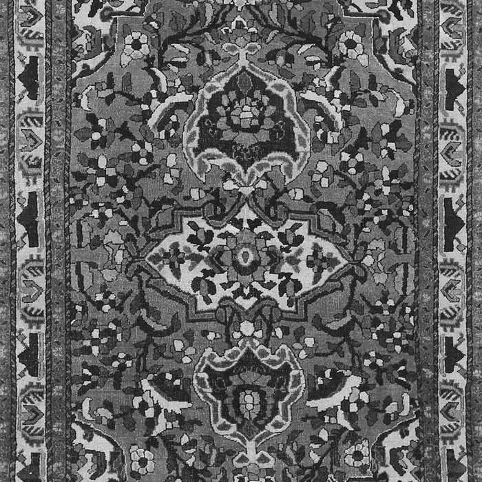 Serging Thickness of Machine Washable Persian Gray Traditional Rug, wshtr388gry