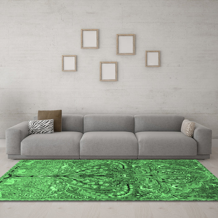 Machine Washable Persian Emerald Green Traditional Area Rugs in a Living Room,, wshtr3891emgrn