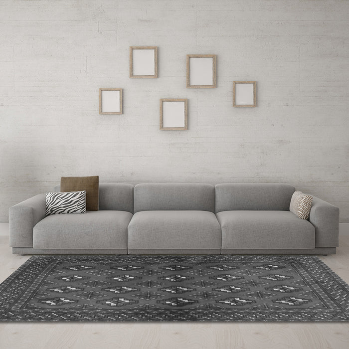 Machine Washable Persian Gray Traditional Rug in a Living Room,, wshtr3892gry