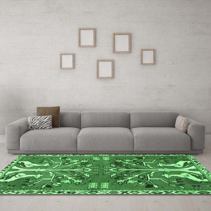 Machine Washable Persian Emerald Green Traditional Area Rugs in a Living Room,, wshtr3895emgrn