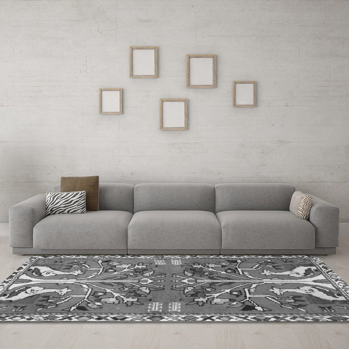 Machine Washable Persian Gray Traditional Rug in a Living Room,, wshtr3895gry