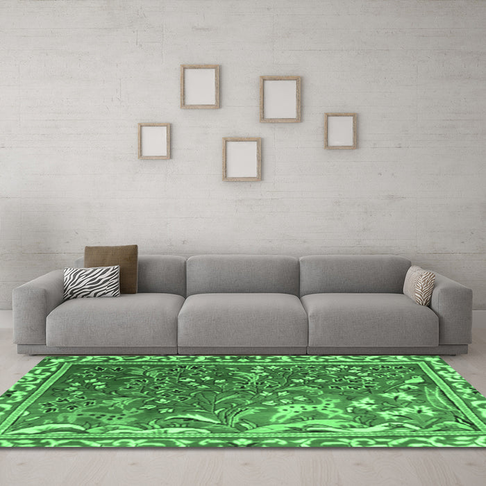 Machine Washable Persian Emerald Green Traditional Area Rugs in a Living Room,, wshtr3896emgrn