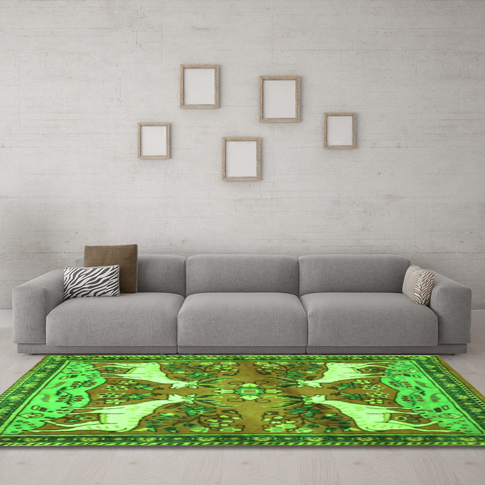 Machine Washable Animal Green Traditional Area Rugs in a Living Room,, wshtr3897grn