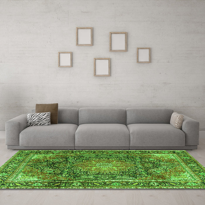 Machine Washable Medallion Green Traditional Area Rugs in a Living Room,, wshtr3899grn