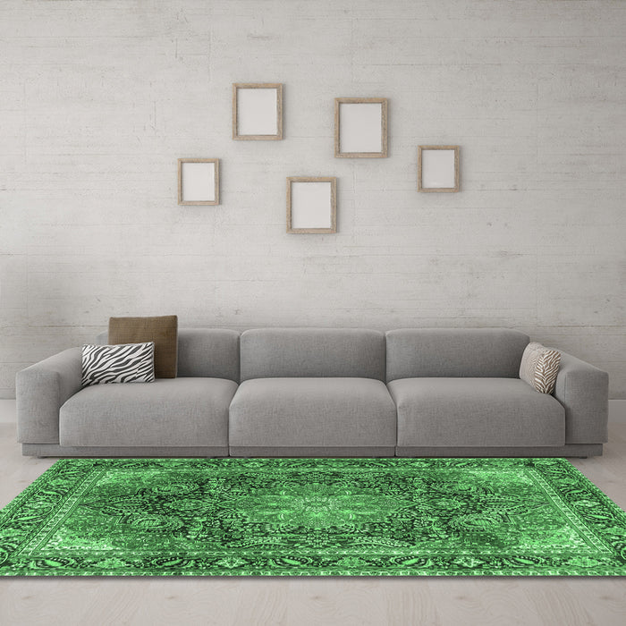 Machine Washable Medallion Emerald Green Traditional Area Rugs in a Living Room,, wshtr3899emgrn