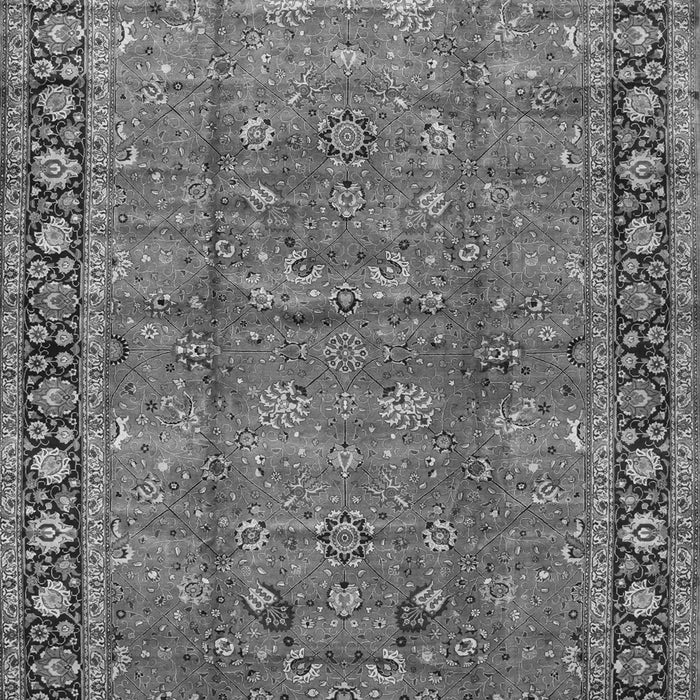 Serging Thickness of Machine Washable Oriental Gray Traditional Rug, wshtr38gry