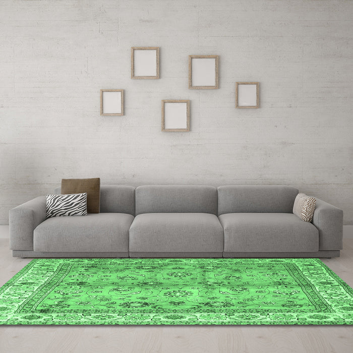 Machine Washable Oriental Emerald Green Traditional Area Rugs in a Living Room,, wshtr3901emgrn