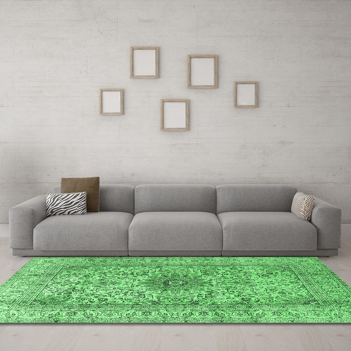 Machine Washable Medallion Emerald Green Traditional Area Rugs in a Living Room,, wshtr3904emgrn
