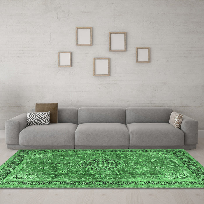 Machine Washable Medallion Emerald Green Traditional Area Rugs in a Living Room,, wshtr3906emgrn