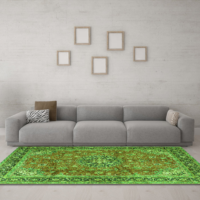 Machine Washable Medallion Green Traditional Area Rugs in a Living Room,, wshtr3906grn