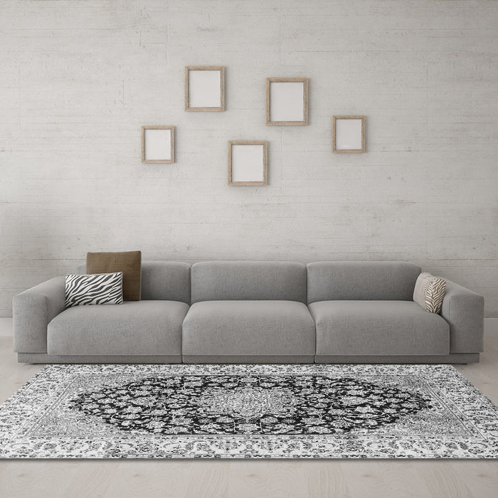 Machine Washable Persian Gray Traditional Rug in a Living Room,, wshtr3907gry