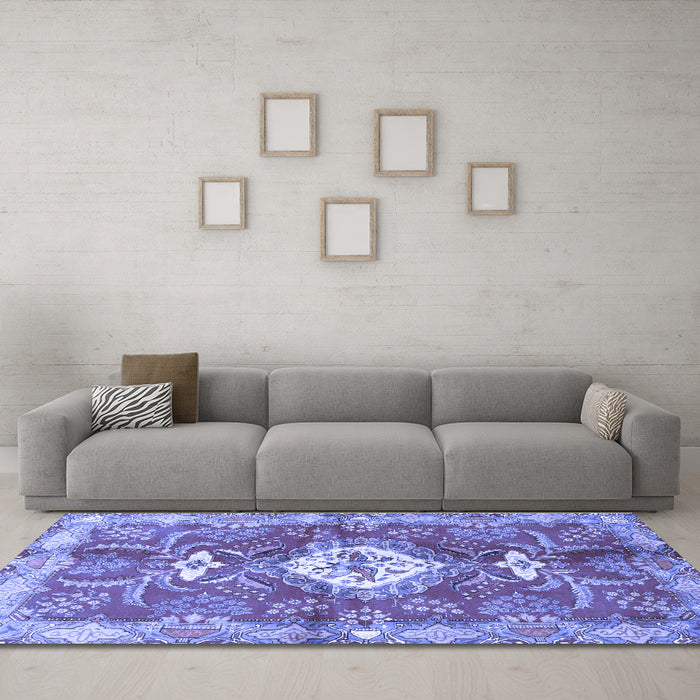Machine Washable Persian Blue Traditional Rug in a Living Room, wshtr3908blu