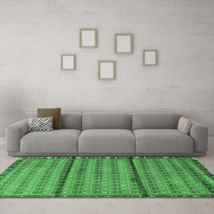 Machine Washable Persian Emerald Green Traditional Area Rugs in a Living Room,, wshtr3909emgrn