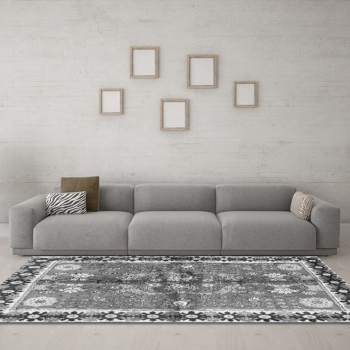 Machine Washable Persian Gray Traditional Rug in a Living Room,, wshtr3911gry