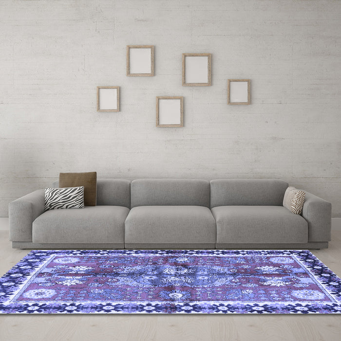 Machine Washable Persian Blue Traditional Rug in a Living Room, wshtr3911blu