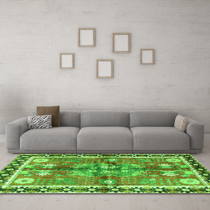 Machine Washable Persian Green Traditional Area Rugs in a Living Room,, wshtr3911grn