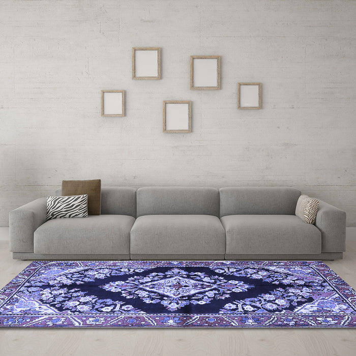Machine Washable Medallion Blue Traditional Rug in a Living Room, wshtr3913blu