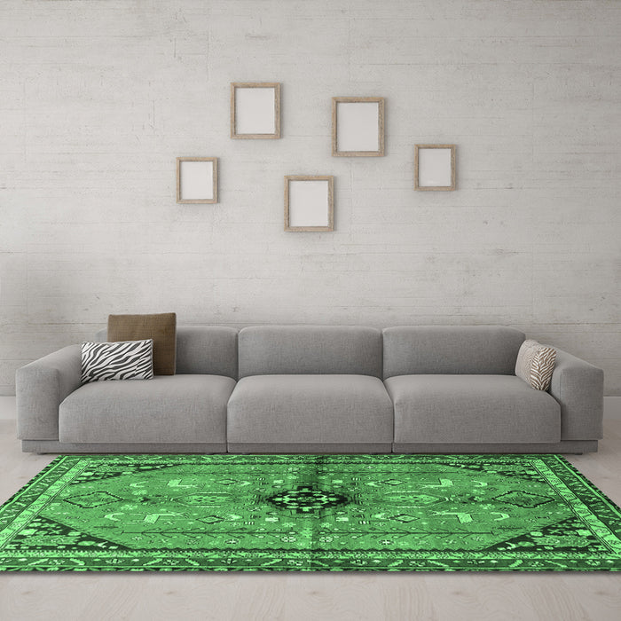 Machine Washable Persian Emerald Green Traditional Area Rugs in a Living Room,, wshtr3914emgrn