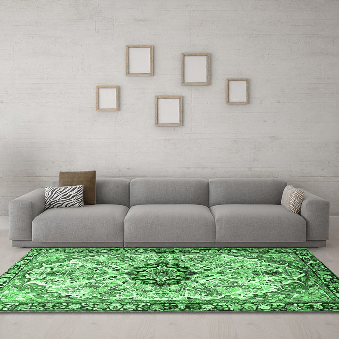Machine Washable Medallion Emerald Green Traditional Area Rugs in a Living Room,, wshtr3915emgrn