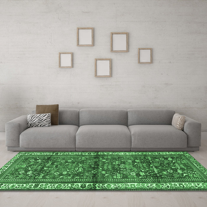 Machine Washable Persian Emerald Green Traditional Area Rugs in a Living Room,, wshtr3917emgrn