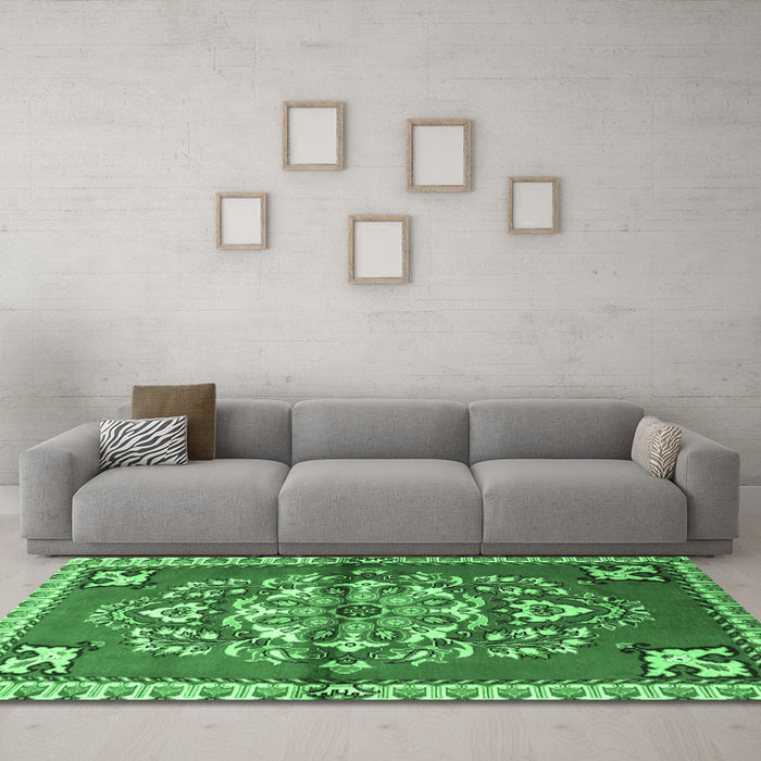 Machine Washable Persian Emerald Green Traditional Area Rugs in a Living Room,, wshtr3918emgrn