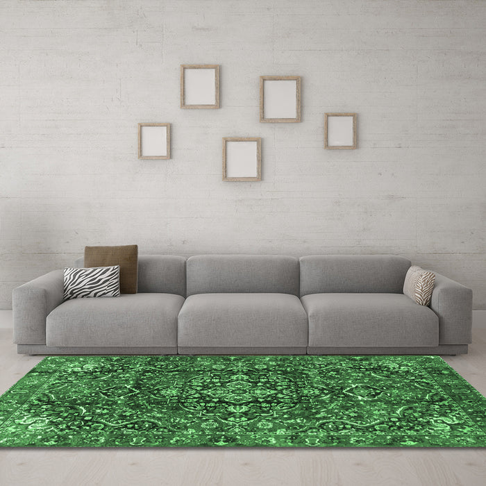Machine Washable Persian Emerald Green Traditional Area Rugs in a Living Room,, wshtr3919emgrn