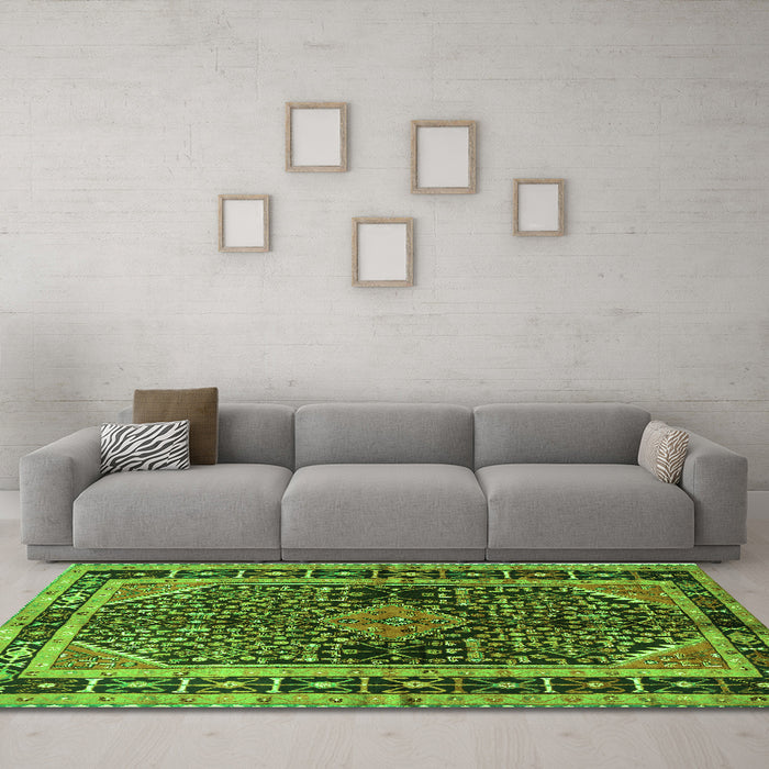 Machine Washable Persian Green Traditional Area Rugs in a Living Room,, wshtr391grn