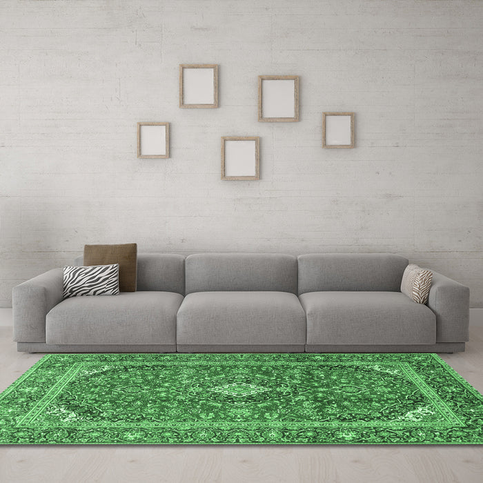 Machine Washable Persian Emerald Green Traditional Area Rugs in a Living Room,, wshtr3922emgrn