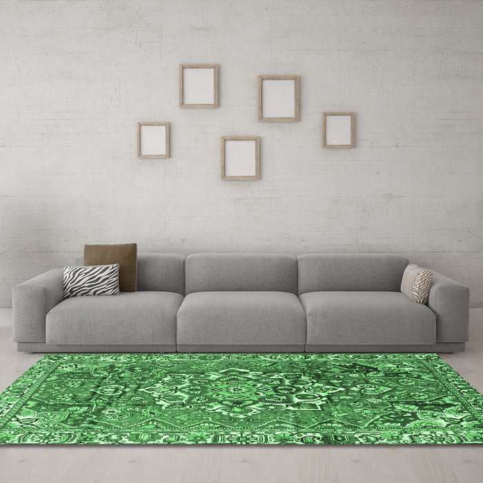 Machine Washable Persian Emerald Green Traditional Area Rugs in a Living Room,, wshtr3924emgrn