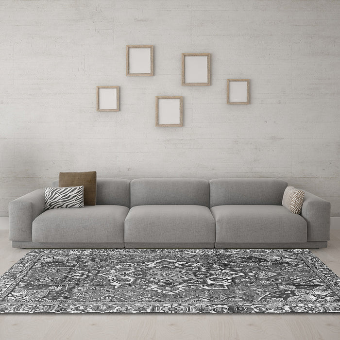 Machine Washable Persian Gray Traditional Rug in a Living Room,, wshtr3924gry