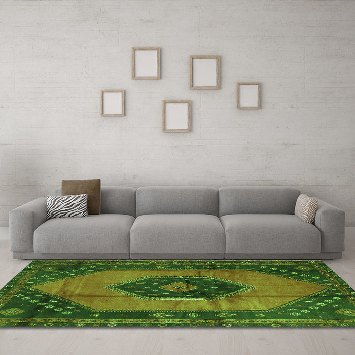 Machine Washable Medallion Green Traditional Area Rugs in a Living Room,, wshtr3925grn