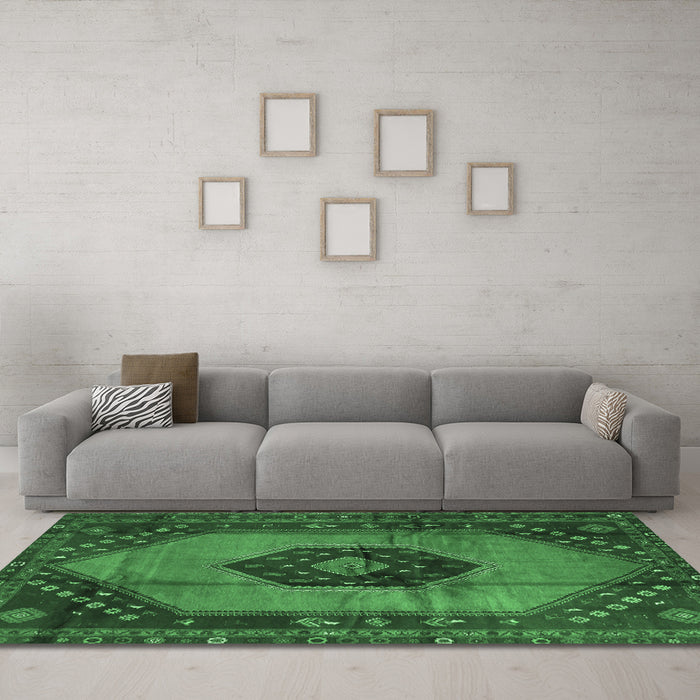 Machine Washable Medallion Emerald Green Traditional Area Rugs in a Living Room,, wshtr3925emgrn