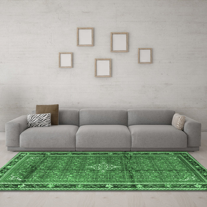 Machine Washable Persian Emerald Green Traditional Area Rugs in a Living Room,, wshtr3926emgrn